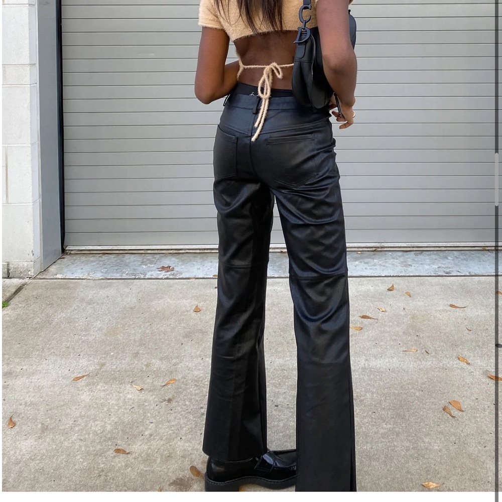 Leather pants WAY MORE FLATERING THAN THE MODEL!